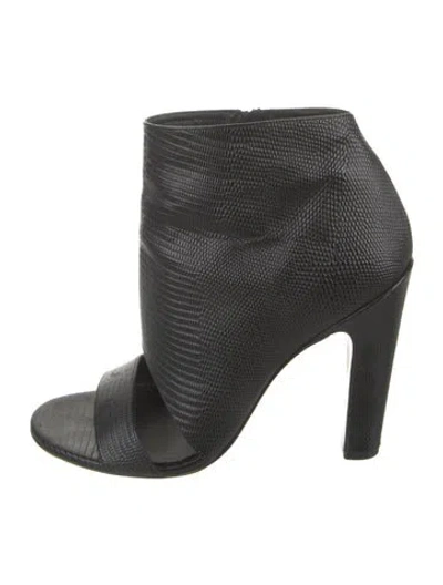 Pre-owned Vince Leather Animal Print Pumps In Black