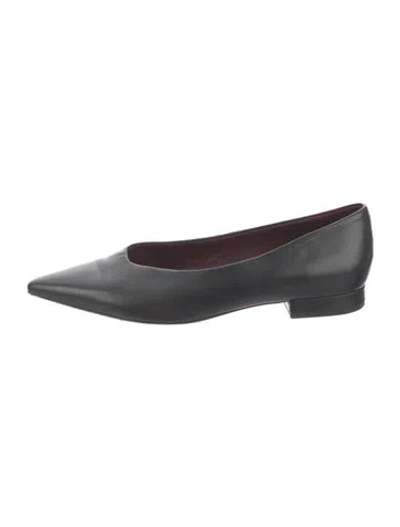 Pre-owned Vince Leather Ballet Flats In Black