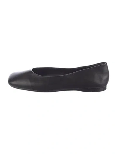 Pre-owned Vince Leather Ballet Flats In Black