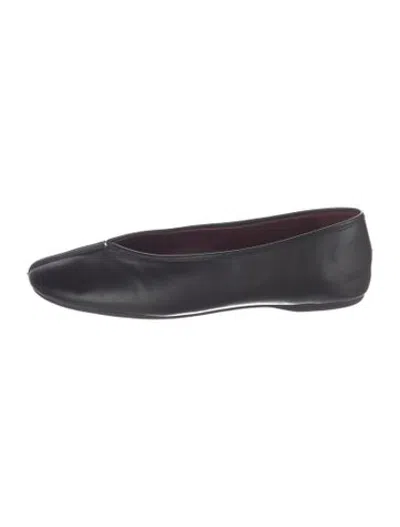 Pre-owned Vince Leather Ballet Flats In Black