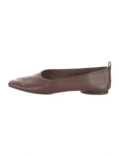 Pre-owned Vince Leather Ballet Flats In Burgundy