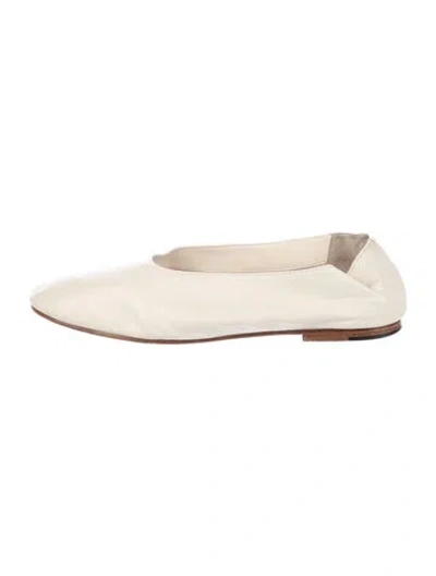Pre-owned Vince Leather Ballet Flats In Neutral