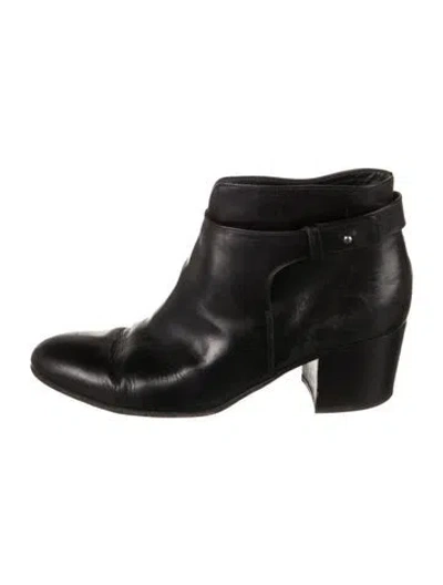 Pre-owned Vince Leather Boots In Black