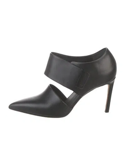 Pre-owned Vince Leather Boots In Black