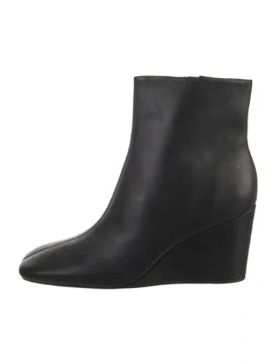 Pre-owned Vince Leather Boots In Black