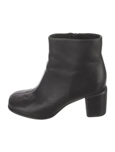 Pre-owned Vince Leather Boots In Black