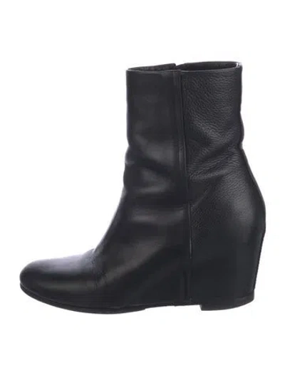 Pre-owned Vince Leather Boots In Black