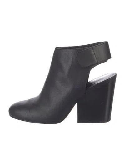 Pre-owned Vince Leather Boots In Black