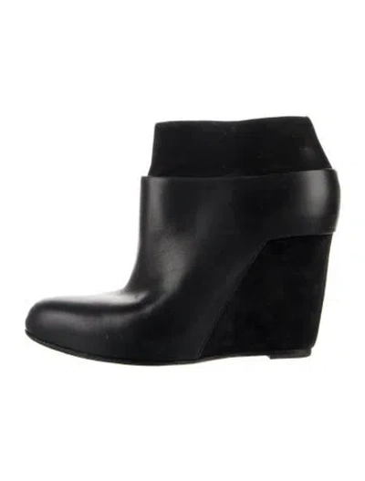 Pre-owned Vince Leather Boots In Black
