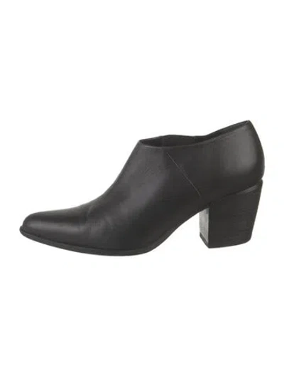 Pre-owned Vince Leather Boots In Black
