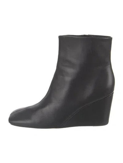 Pre-owned Vince Leather Boots In Black