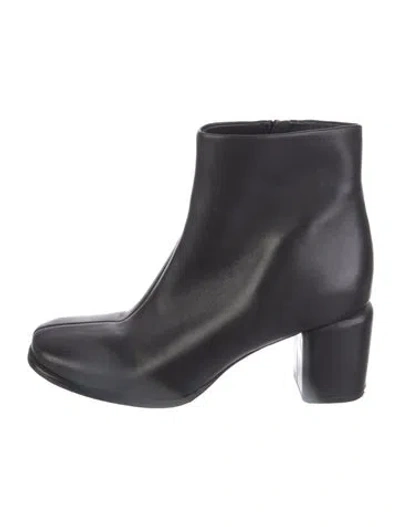 Pre-owned Vince Leather Boots In Black