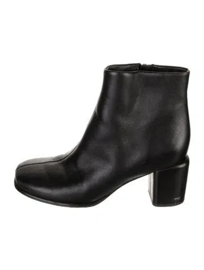 Pre-owned Vince Leather Boots In Black