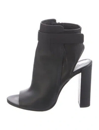 Pre-owned Vince Leather Boots In Black