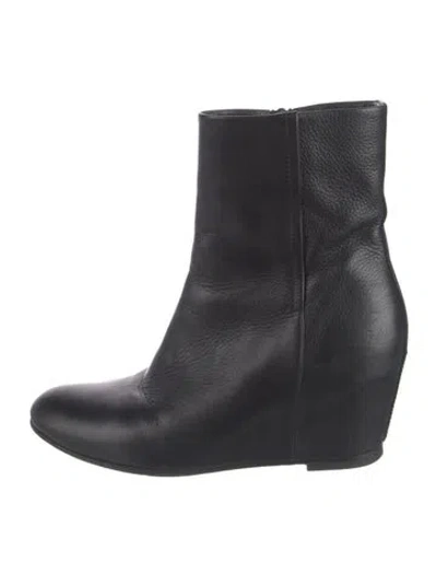 Pre-owned Vince Leather Boots In Black