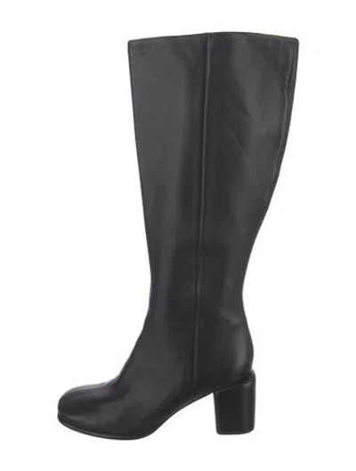 Pre-owned Vince Leather Boots In Black