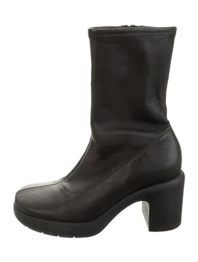 Pre-owned Vince Leather Boots In Black