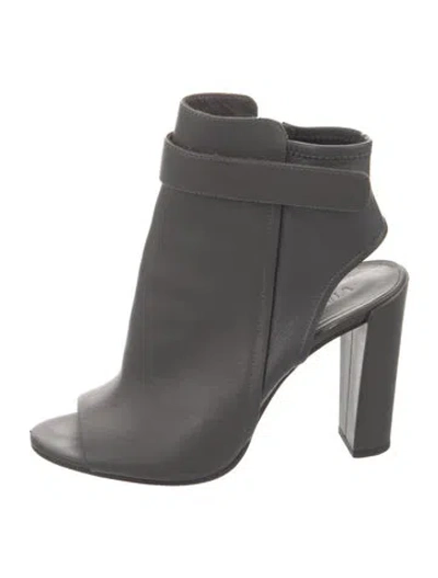 Pre-owned Vince Leather Boots In Grey