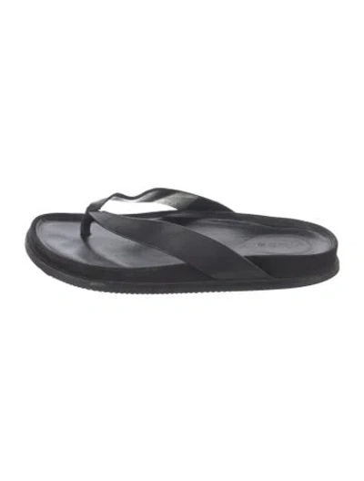 Pre-owned Vince Leather Flip Flops In Black