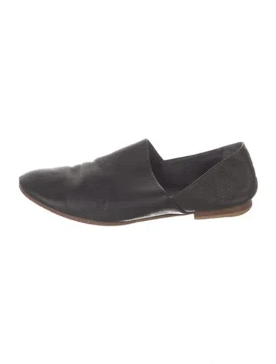 Pre-owned Vince Leather Loafers In Black