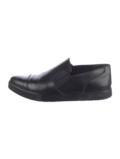 Pre-owned Vince Leather Loafers In Black