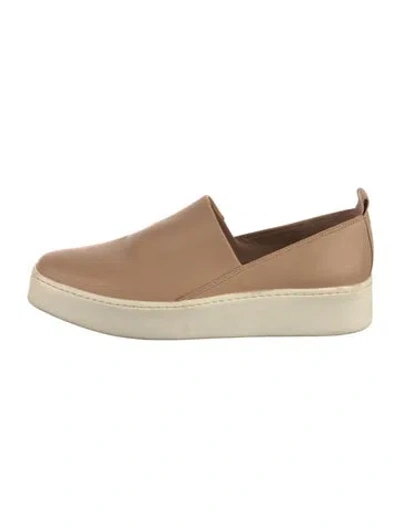 Pre-owned Vince Leather Loafers In Neutral