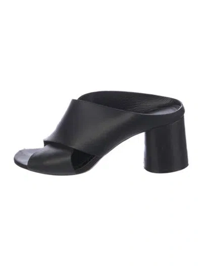 Pre-owned Vince Leather Mules In Black