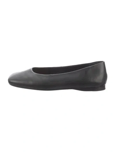 Pre-owned Vince Leather Mules In Black