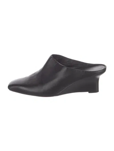 Pre-owned Vince Leather Mules In Black