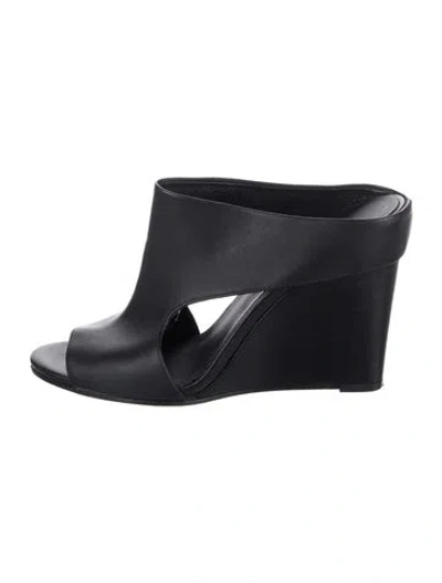 Pre-owned Vince Leather Mules In Black