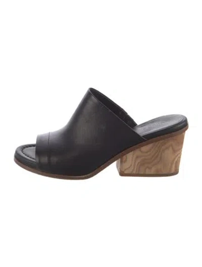 Pre-owned Vince Leather Mules In Blue