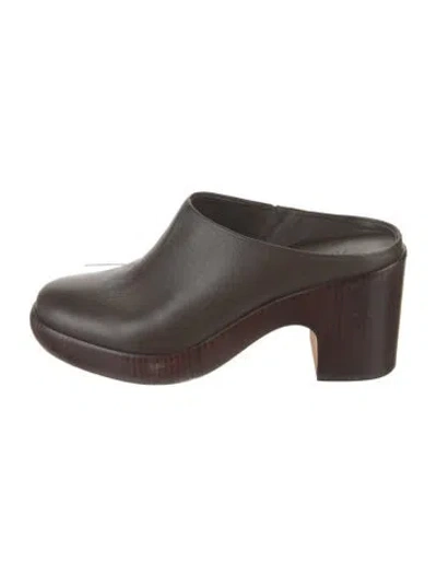 Pre-owned Vince Leather Mules In Brown