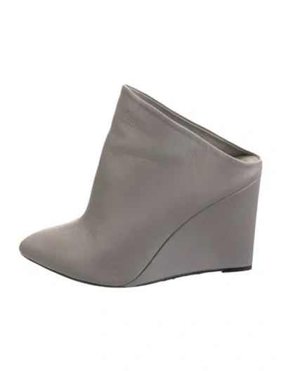 Pre-owned Vince Leather Mules In Grey