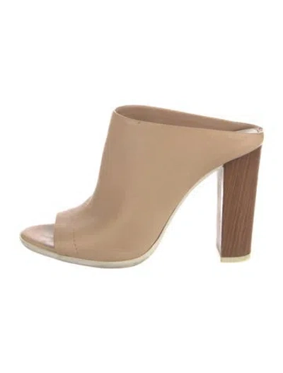 Pre-owned Vince Leather Mules In Neutral