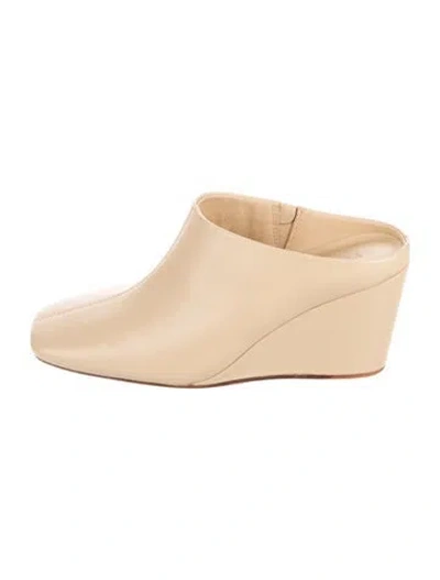Pre-owned Vince Leather Mules In Neutral