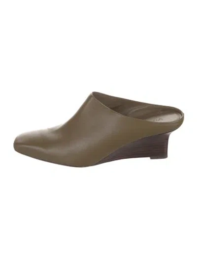 Pre-owned Vince Leather Mules In Neutrals