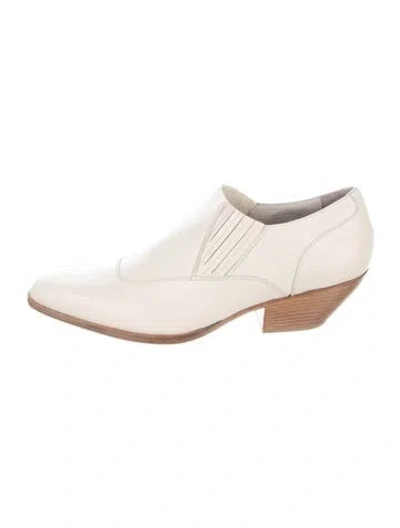 Pre-owned Vince Leather Oxfords In Neutral