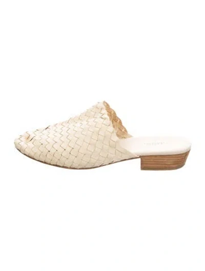 Pre-owned Vince Leather Patterned Mules In White