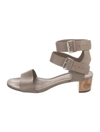 Pre-owned Vince Leather Pumps In Neutrals