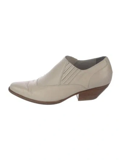 Pre-owned Vince Leather Pumps In White