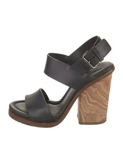 Pre-owned Vince Leather Sandals In Black