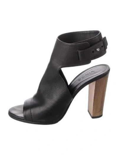 Pre-owned Vince Leather Sandals In Black