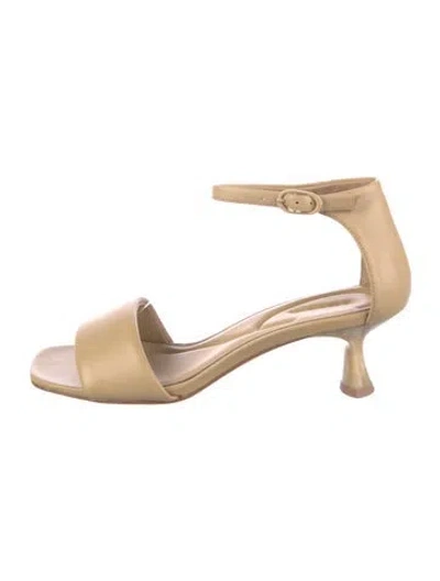 Pre-owned Vince Leather Sandals In Neutral