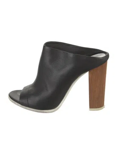 Pre-owned Vince Leather Slides In Black