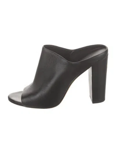 Pre-owned Vince Leather Slides In Black