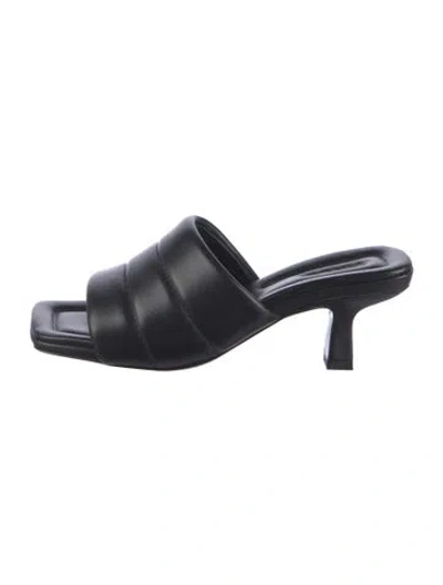 Pre-owned Vince Leather Slides In Black