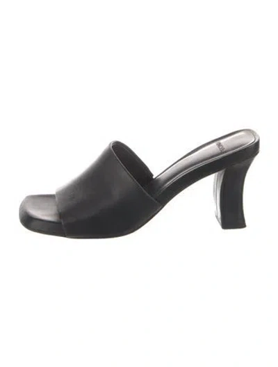 Pre-owned Vince Leather Slides In Black