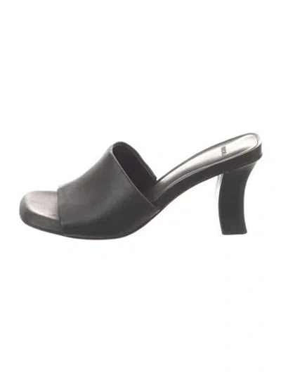 Pre-owned Vince Leather Slides In Black