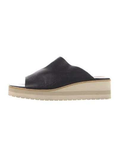 Pre-owned Vince Leather Slides In Black
