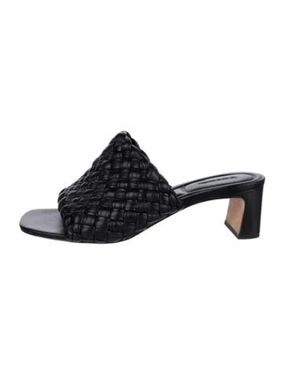 Pre-owned Vince Leather Slides In Black